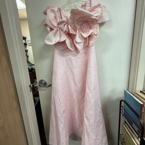 NWT Sierra Darien Off Shoulder Midi Dress with Floral Accents